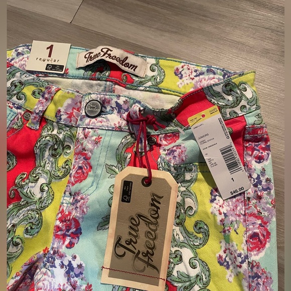 ‼️THRIFT STORE ALERT OFFER True Freedom Jeggings Floral Pants Juniors 1 Reg NWT - Picture 2 of 8